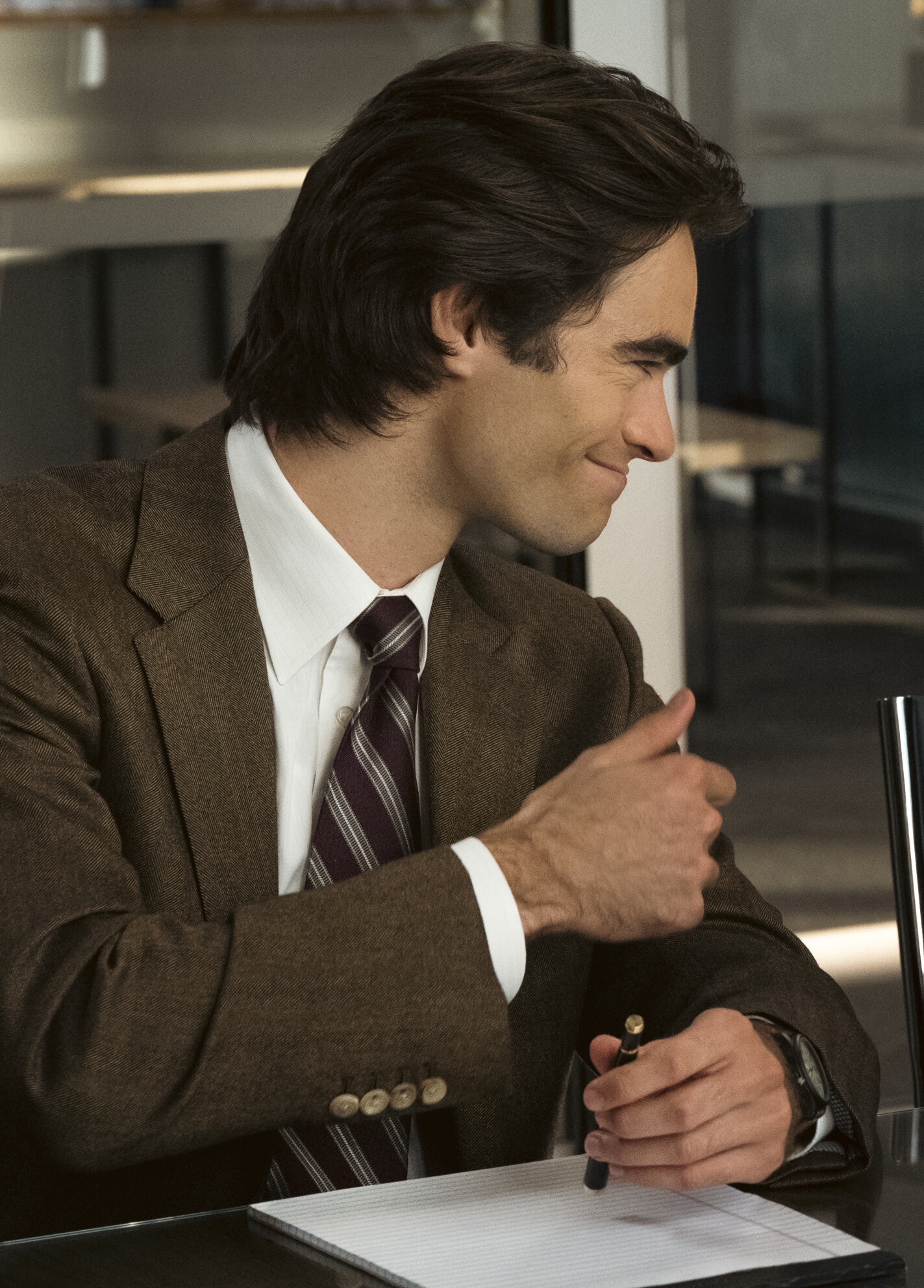 Hunter gives a thumbs up on Matlock Season 2 Episode 10