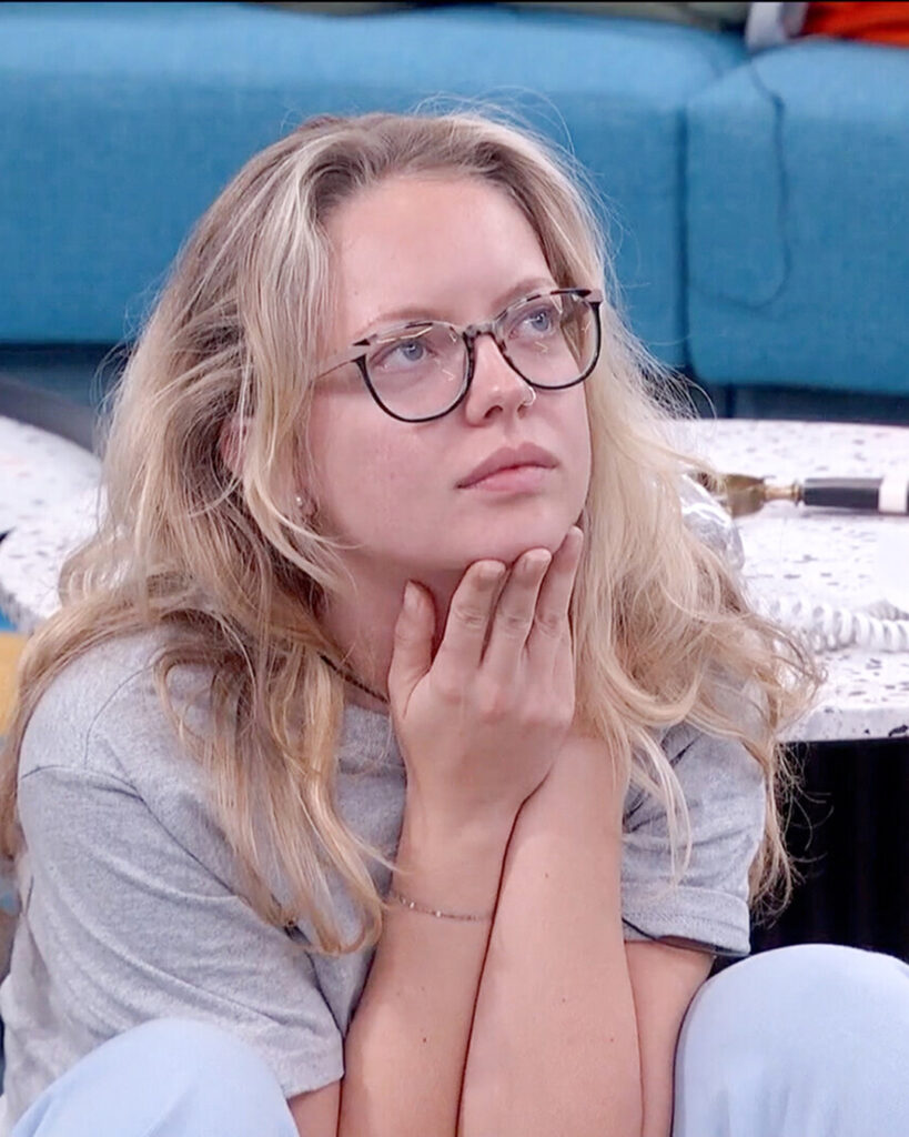 Melody strategizing on Big Brother Season 28.